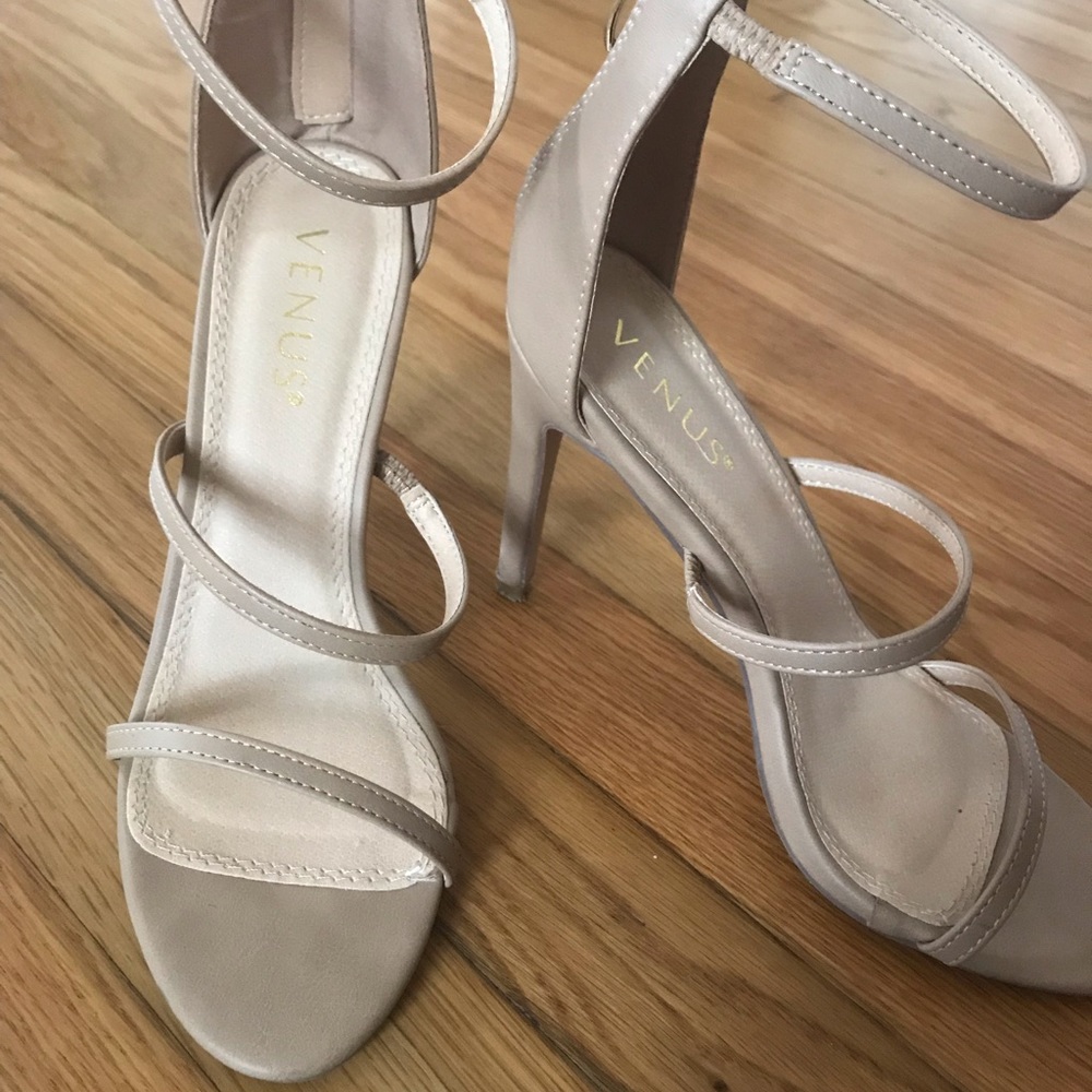 Heels - Picture 4 of 7